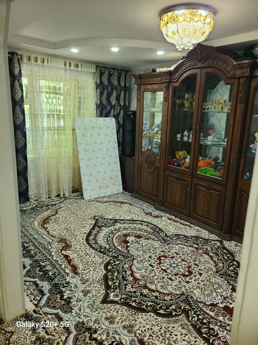 Kvartira sotiladi. Продаётся квартира.