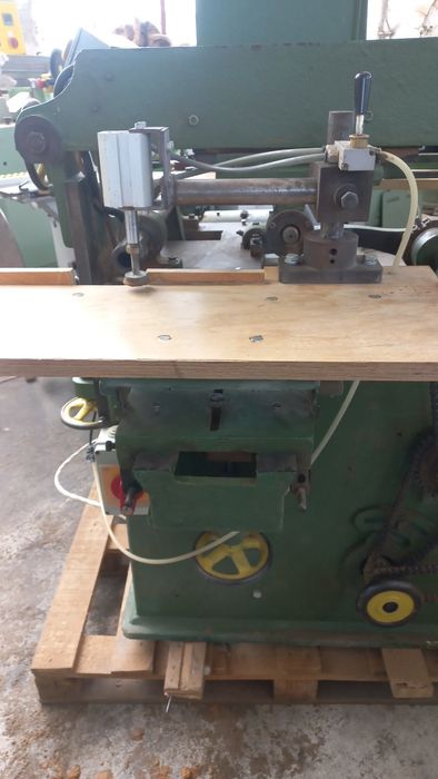 четири шпинделна  осцилираща машина -ITALY