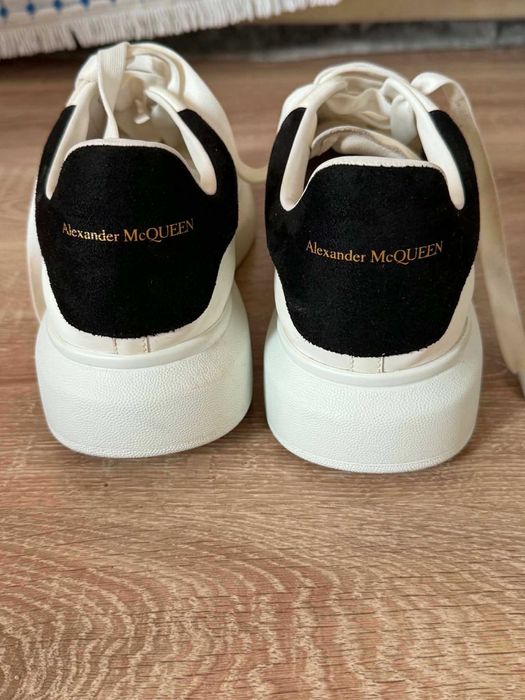 Продавам маратонки Alexander McQueen Oversized Sneakers, номер 46.