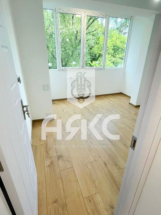 Продава се Тристаен апартамент в София, Свобода - 60 кв.м за 2667 €/кв.м - Снимка #3