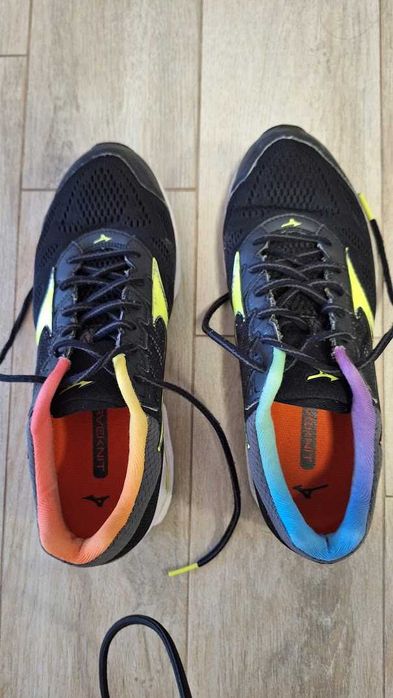 Маратонки Mizunu