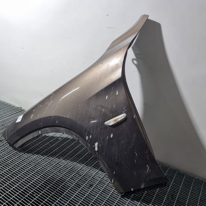 Aripa Stanga Fata BMW X1 E84 2009 - 2015 4 Usi Sparkling Bronze Metallic B06 (1467)