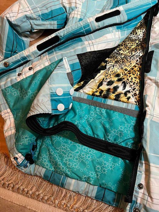 Спортивная куртка, размер М