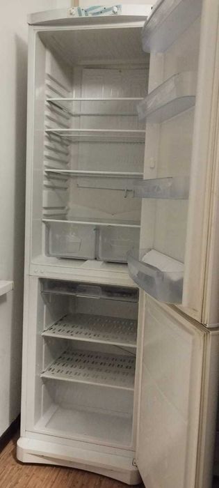 Продам холодильник INDESIT в отличном состоянии.