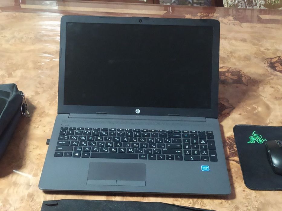 Noutbuk hp 250 g7