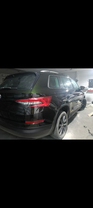 Execut lucrări de tinichigerie și vopsit
