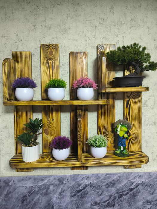 Полка из дерева кормушки для птиц