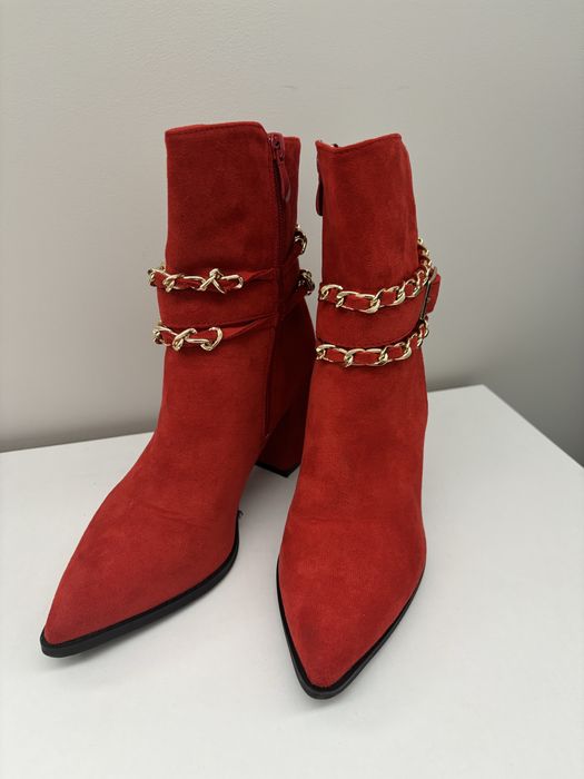 Боти на ток червени