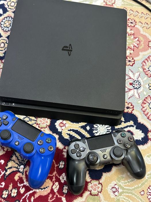 Playstation 4 slim