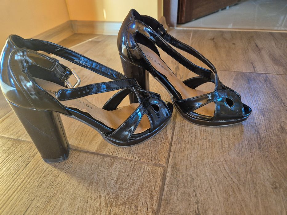 Дамски сандали на ток