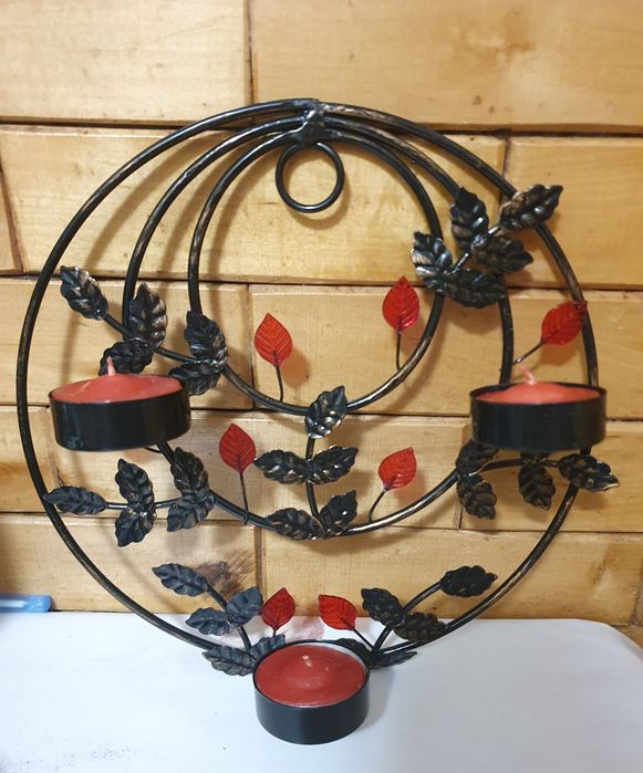 Decorațiune perete cu lumânări
