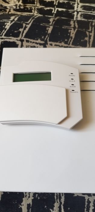 Микропроцесорна домашна алармена система  "HOME6"