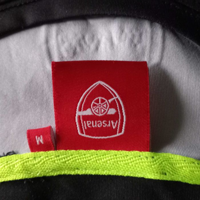 Оригинална лицензирана фенска тениска на Arsenal FC