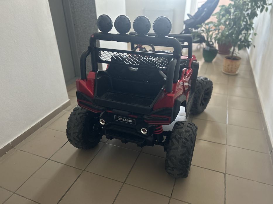 Машинка электрическая детская