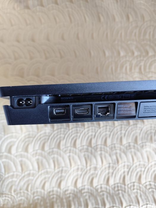 Игрална конзола Sony  Play Station 4
