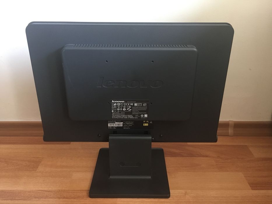 Монитор LENOVO 19 инча модел 6920-АВ1