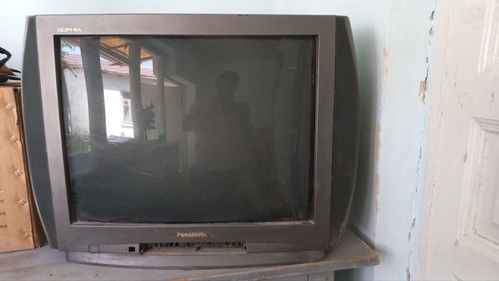 Телевизор PANASONIC отдам даром