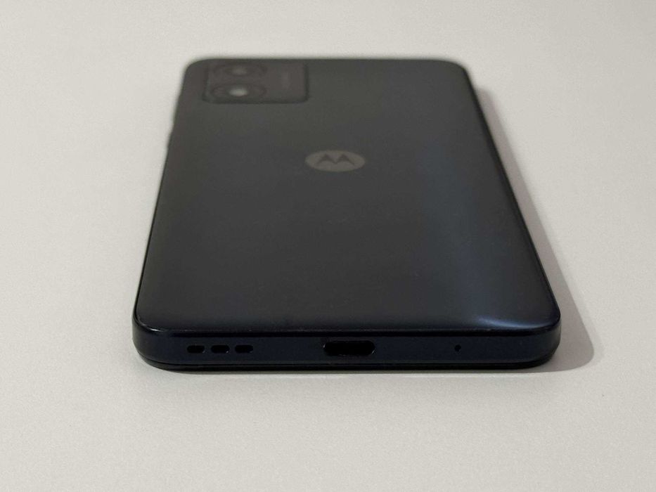 Бартер! Като НОВ! Motorola Moto e13 64GB Cosmic Black (Черен)