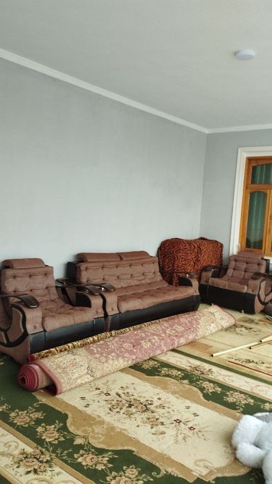 Кресло диван поставка сотилади холати яхши гупкалари пишик.