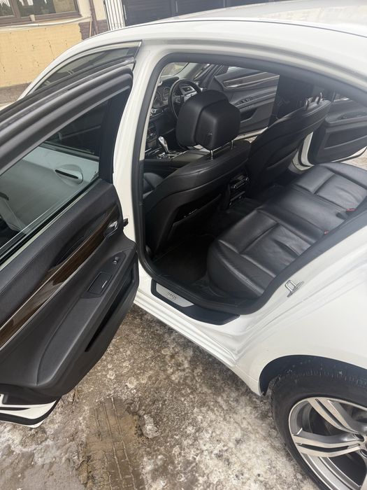 Bmw seria 7 f01 3.0  variante