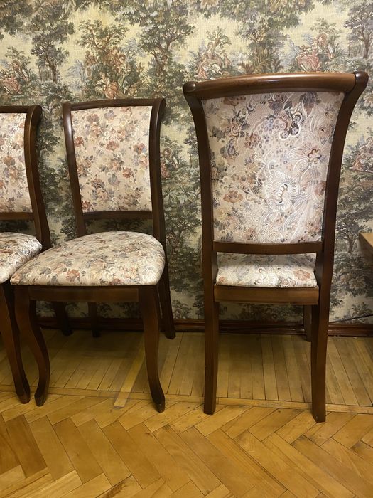 Стулья с мягкой обивкой
