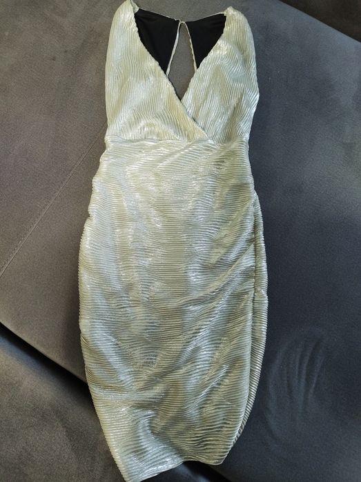 Rochie argintie cu spatele gol
