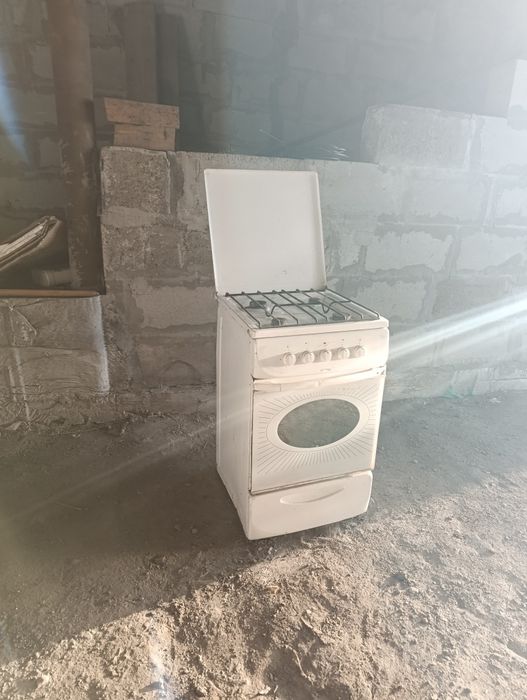 Продам газ плиту