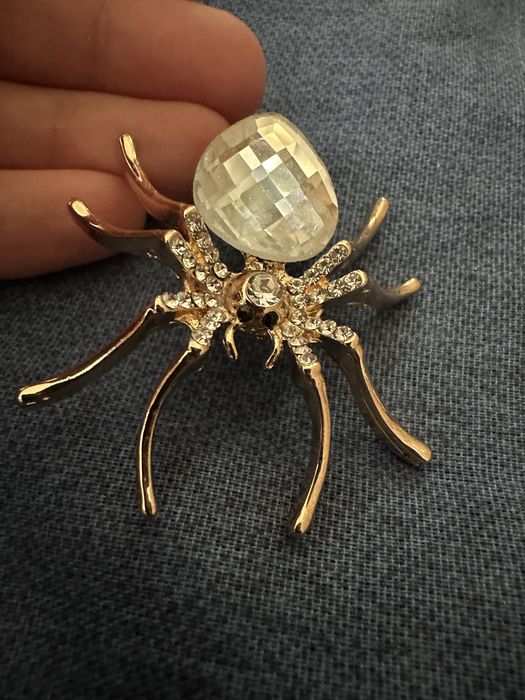 Продам брошь  , паук!