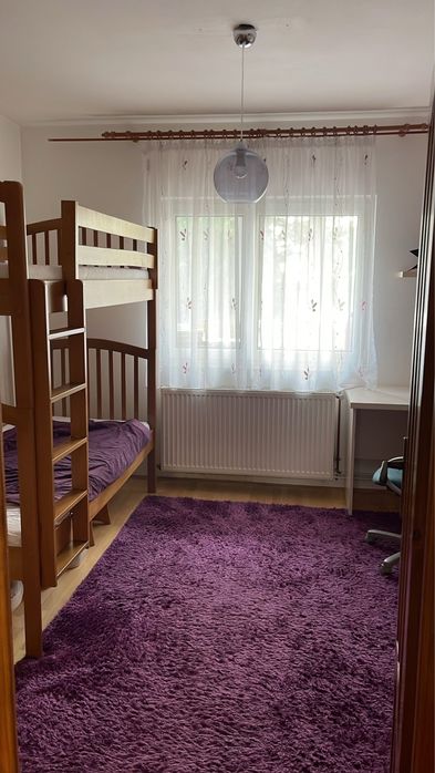 Persoana fizica inchiriez urgent apartament 4 camere in zona centrala