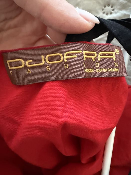 Червена рокля Djofra