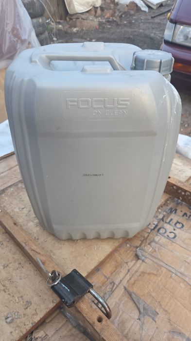 Канистры пластиковые