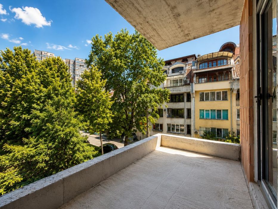Продава се Двустаен апартамент в София, Красно село - 70 кв.м за 2828 €/кв.м - Снимка #2