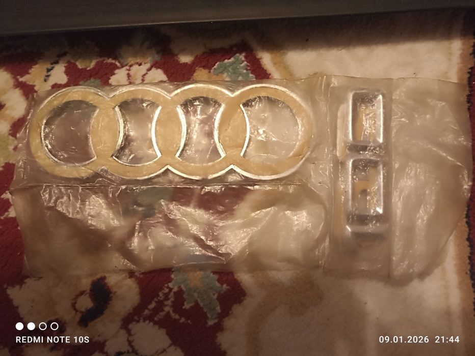 Молдинги на Ауди 100 с4 2.6