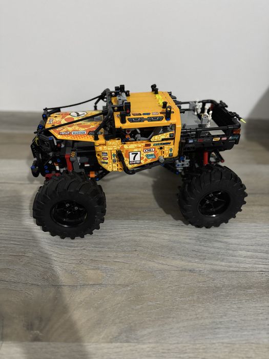 LEGO® Technic - 4x4 X-treme Off Roader (42099)