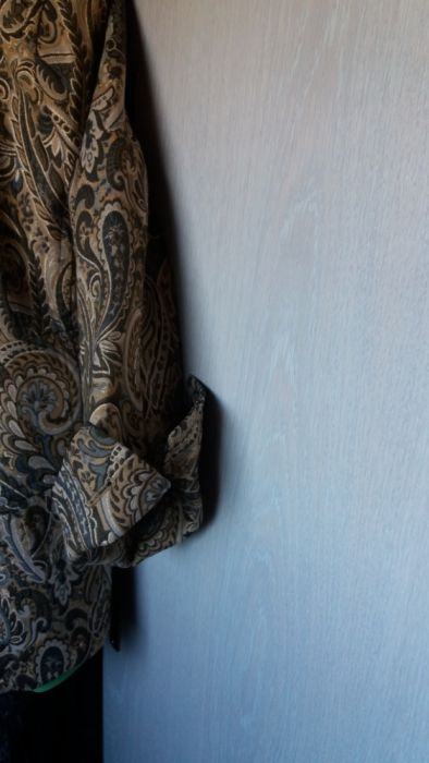 Vând sacou din stofa mărimea 44, 46 48