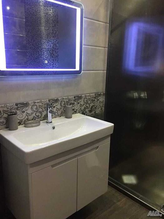 Тристаен в Център