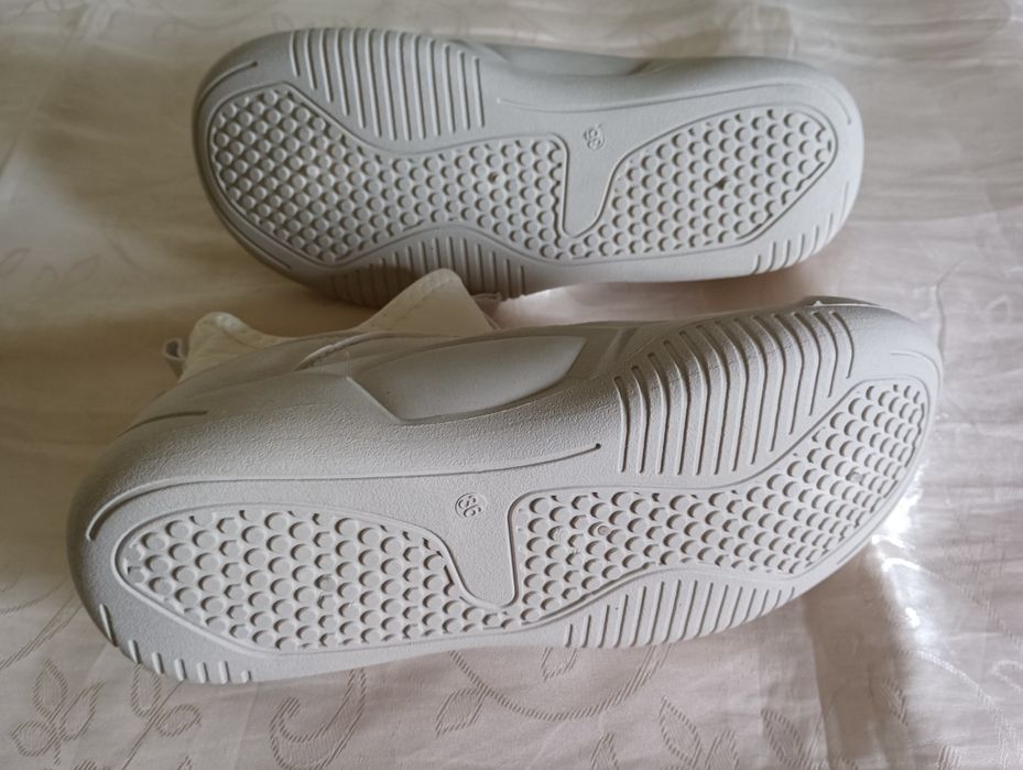 Ботинки, дутики.