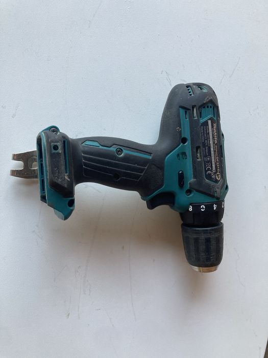 Autofiletanta Makita 10,8v  DF 331D  doar corp