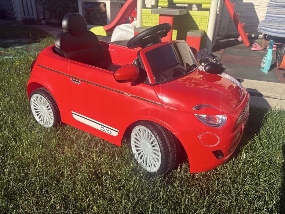 Mașină electrică pentru copii Fiat 500, roșu