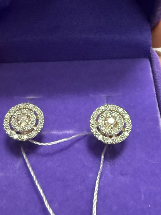 Бриллиантовые пусеты