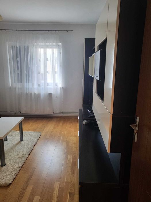 Proprietar închiriez garsonieră