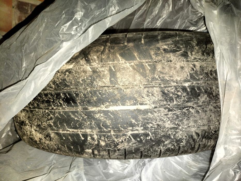 Продам 2 пары шин 215/65R16