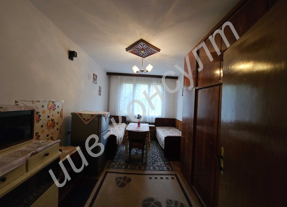 Просторен апартамент, гр. Велико Търново, ул. Никола Габровски