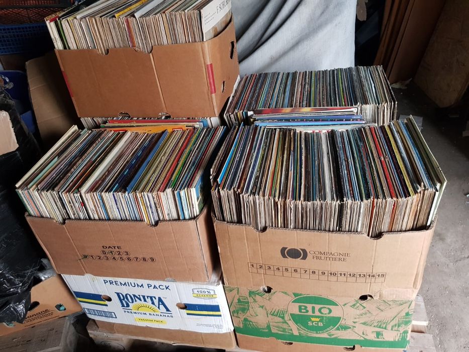 Vând 150lp colecție de viniluri muzică clasică,pentru pick Up RTM 33