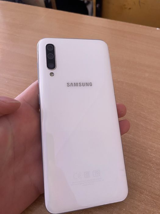 Продам илм обменяю самсунг а50