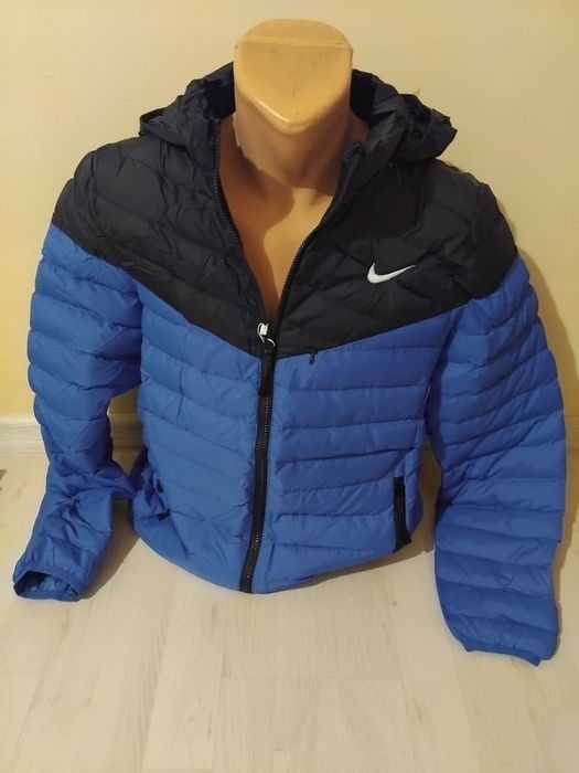 Geaca băieți Nike.