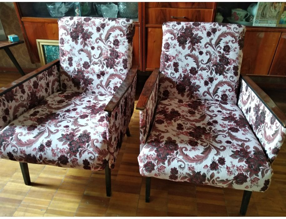 Продаются два кресла
