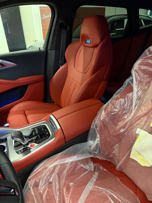 Продам новый BMW XM с официальной гарантией