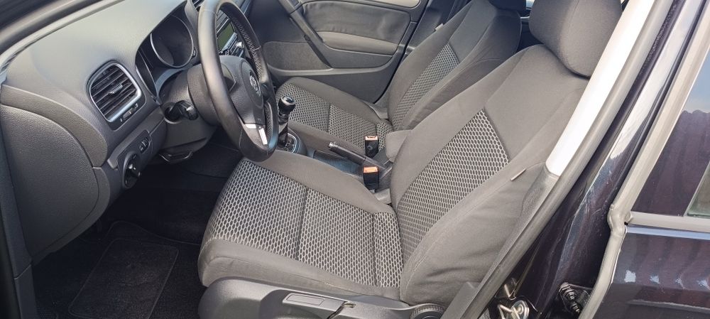Vând VW Golf 6  2010 Recent Adus 1.4 mpi 80cp Stare foarte buna.