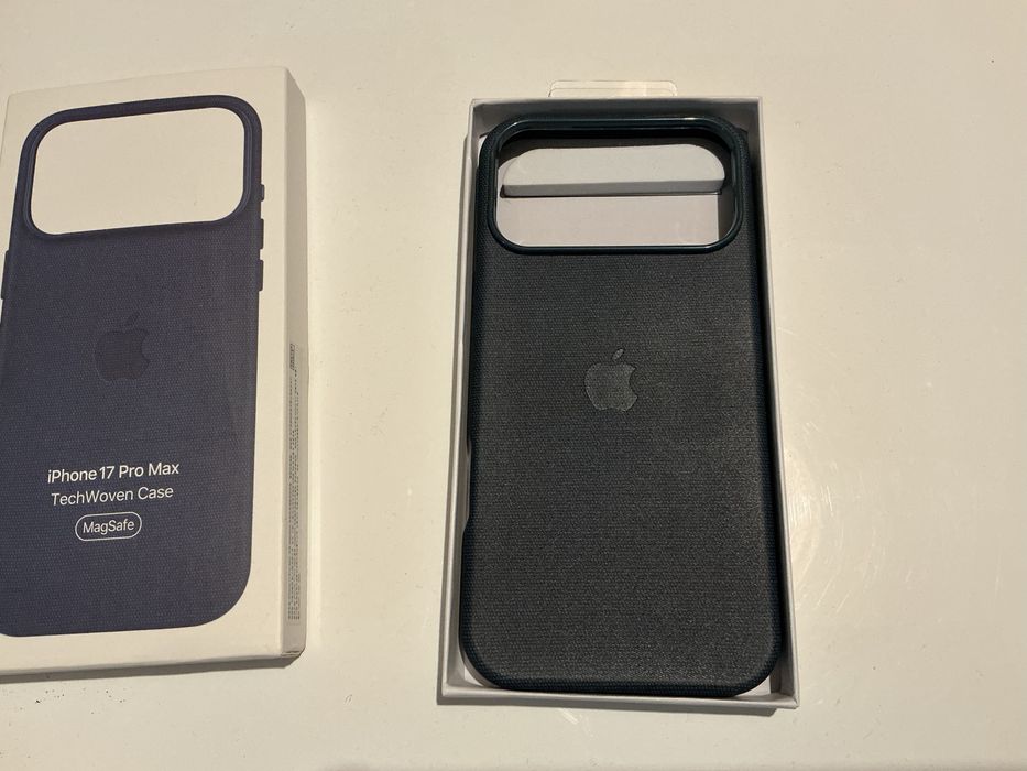 Husa TechWoven iPhone Pro Max